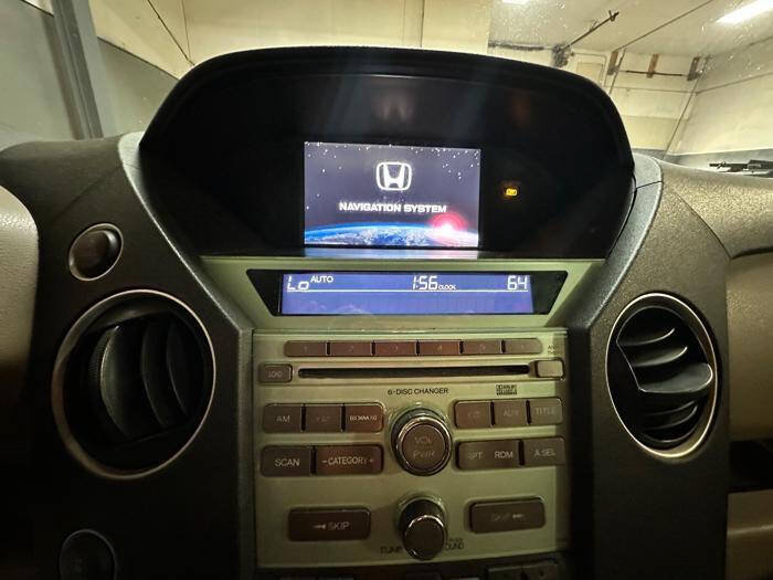 Used 2010 Honda Pilot Touring image 36