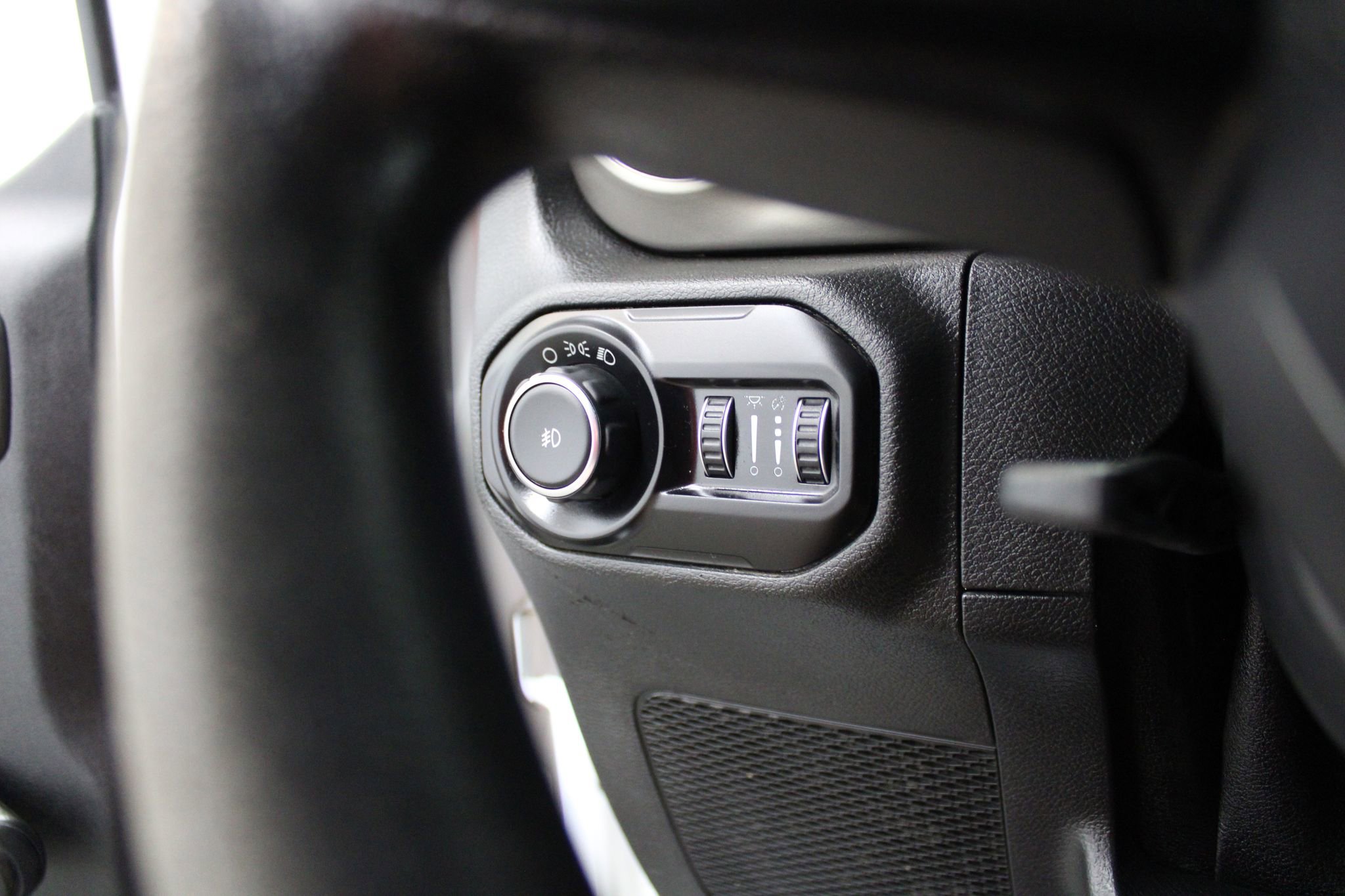 Used 2018 Jeep Wrangler Unlimited Sport image 28