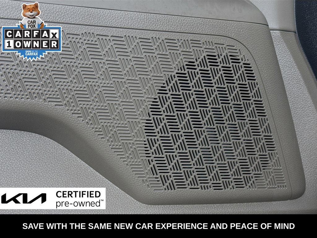 Certified 2025 Kia Carnival SX FWD image 23