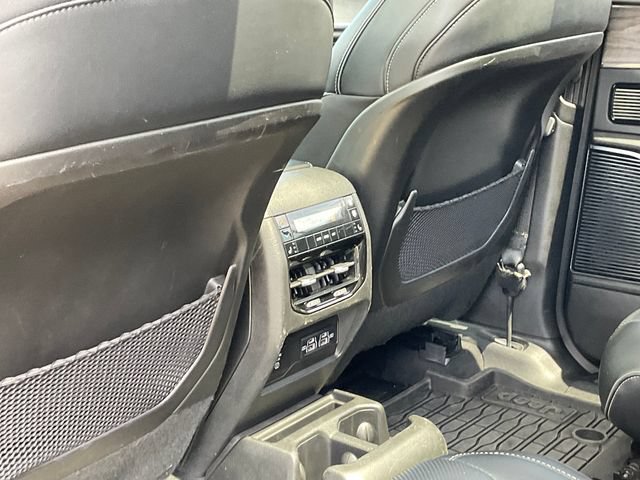 Used 2023 Jeep Grand Cherokee L Overland RWD image 25