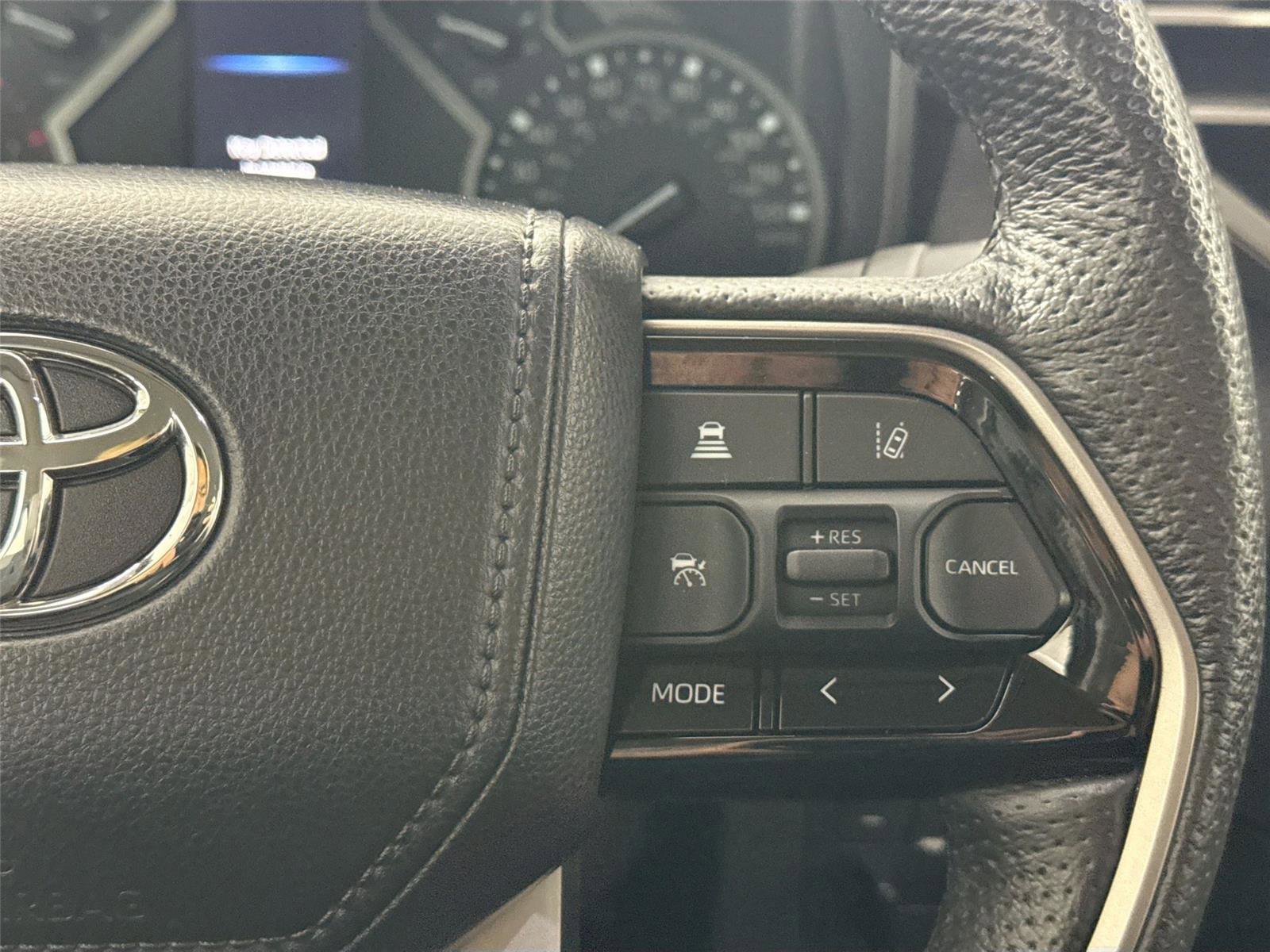 Used 2022 Toyota Tundra SR5 w/ SR5 Premium Package AWD/4WD image 18
