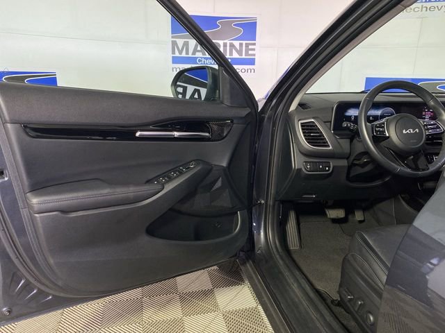 Used 2025 Kia Seltos EX w/ EX Sunroof Package image 29