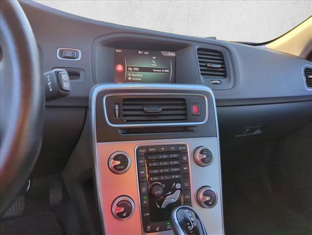 Used 2018 Volvo V60 T5 Cross Country w/ Convenience Package image 11