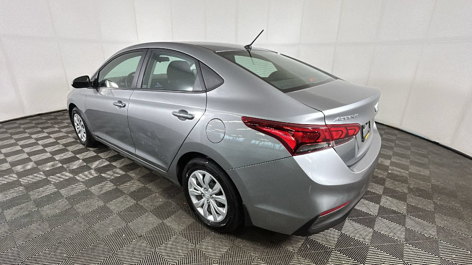 Used 2022 Hyundai Accent SE FWD image 5