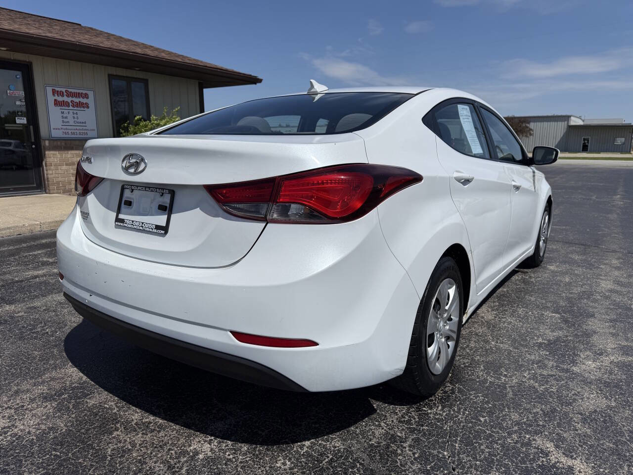 Used 2016 Hyundai Elantra SE FWD image 8