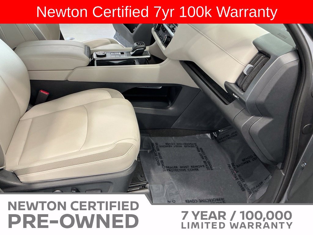 Used 2025 Nissan Pathfinder SL AWD/4WD image 17