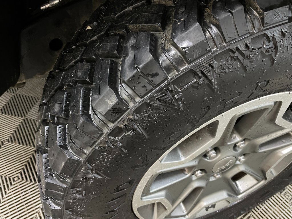 Used 2014 Jeep Wrangler Unlimited Rubicon image 48