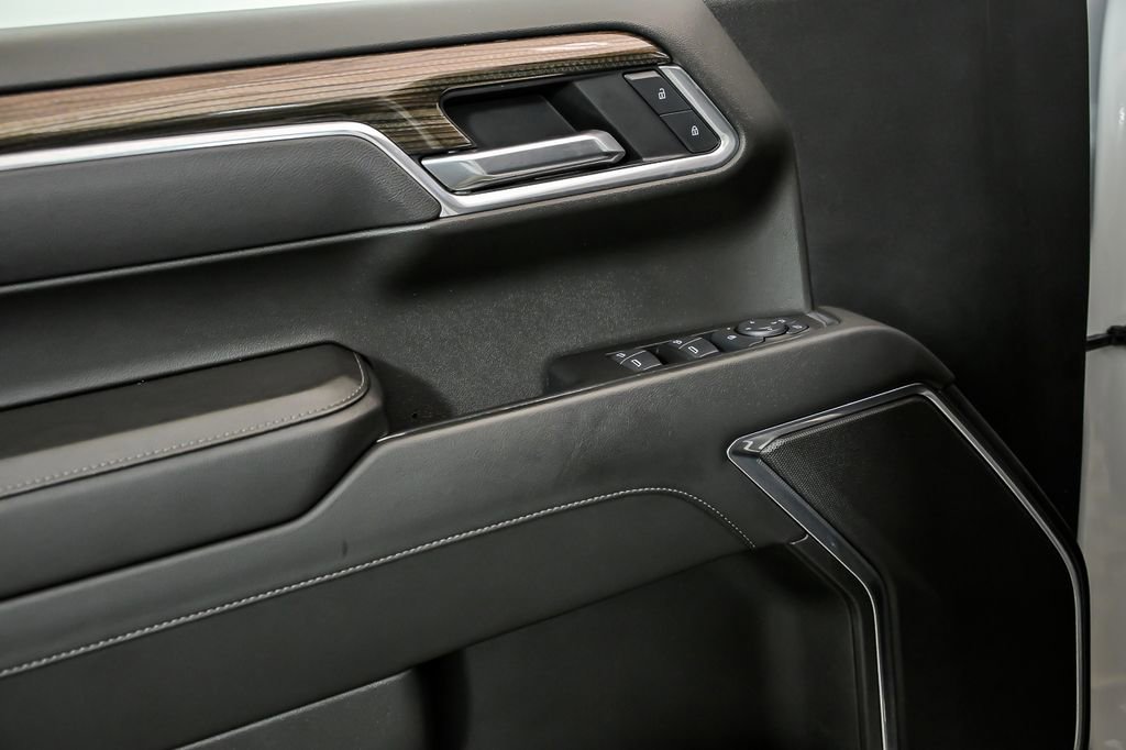 Used 2025 Chevrolet Silverado 1500 LT image 10