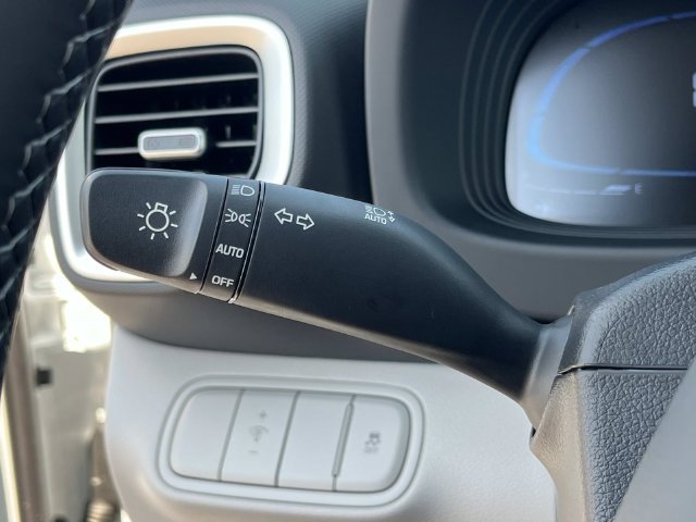 New 2026 Hyundai Venue SEL FWD image 28