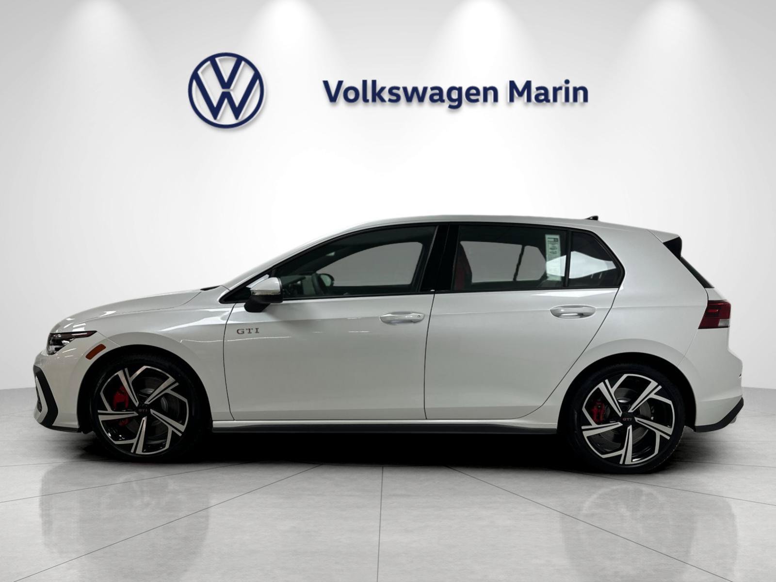 New 2026 Volkswagen GTI SE FWD image 2