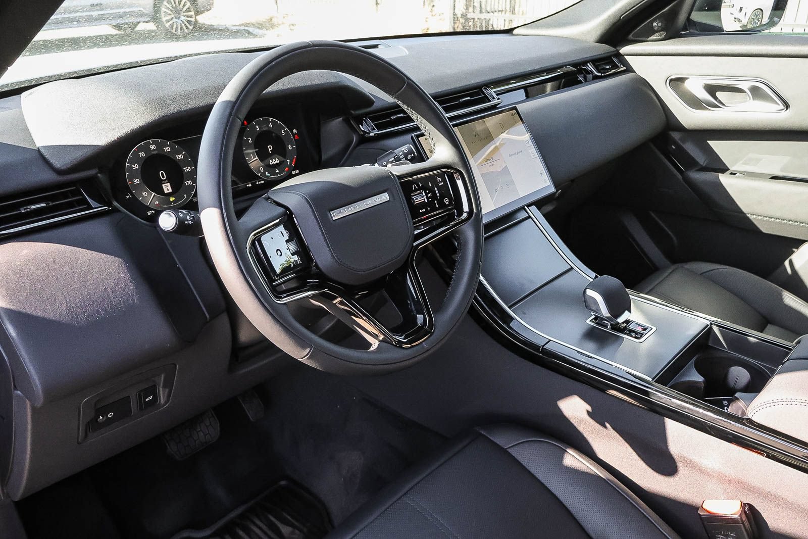 New 2026 Land Rover Range Rover Velar S AWD/4WD image 27