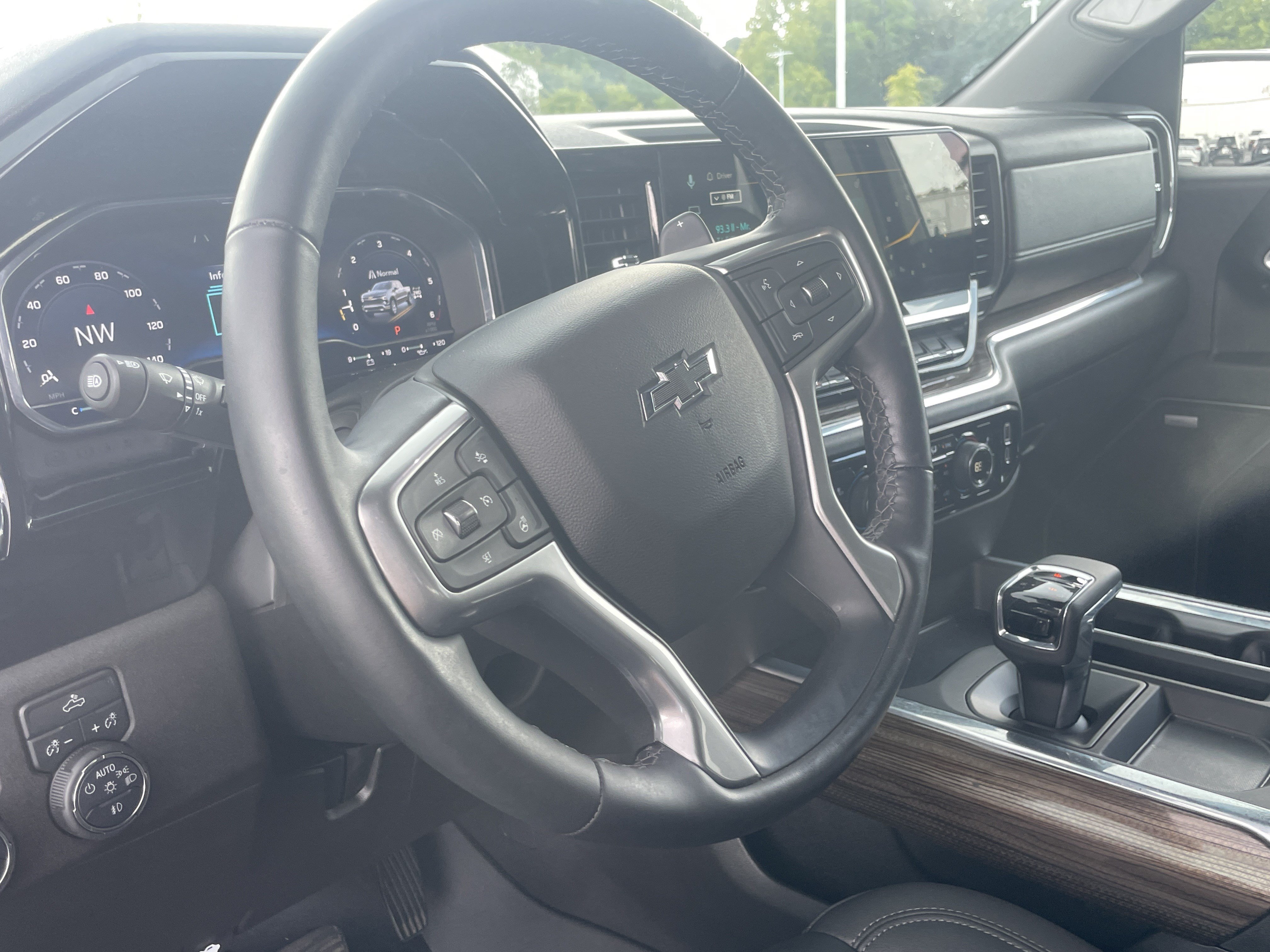 Used 2025 Chevrolet Silverado 1500 RST w/ Convenience Package II AWD/4WD image 18