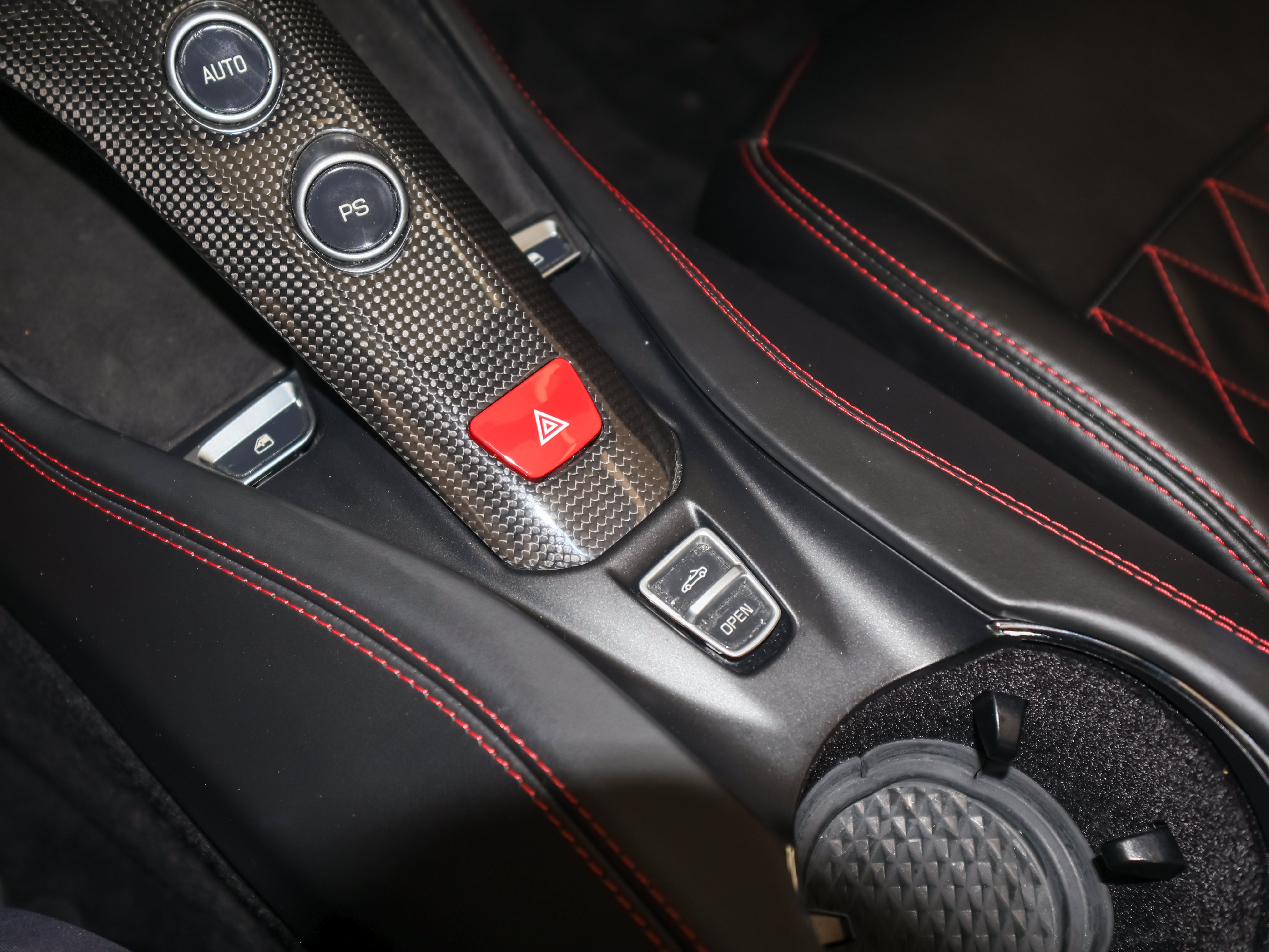Used 2017 Ferrari California T RWD image 29