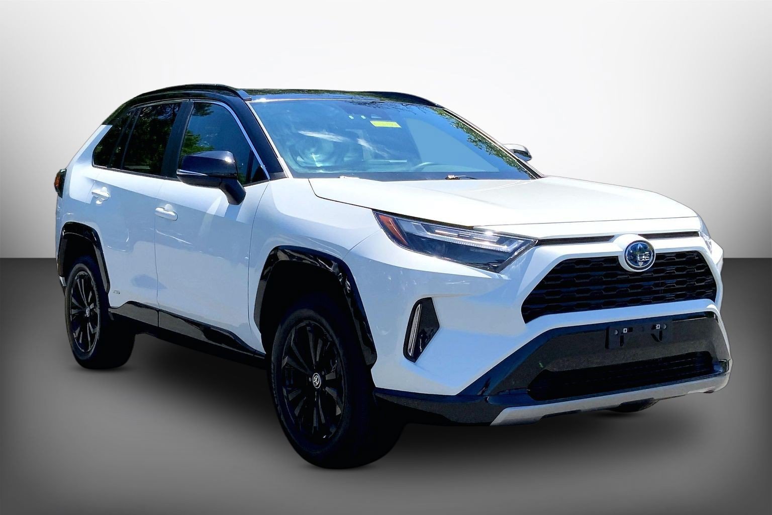 Used 2022 Toyota RAV4 XSE w/ XSE Grade Weather Package AWD/4WD image 3