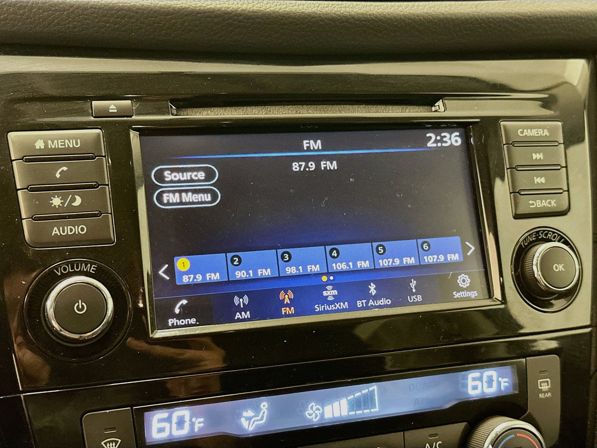 Used 2018 Nissan Rogue SV AWD/4WD image 21