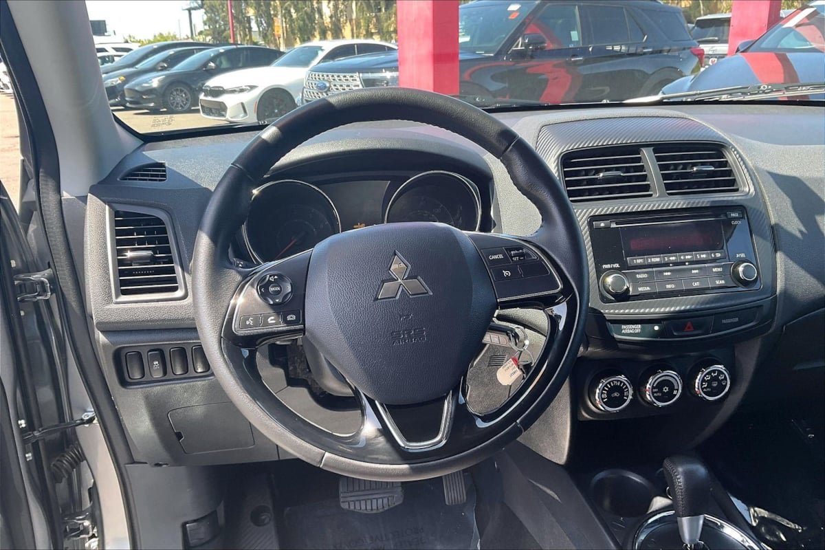 Used 2017 Mitsubishi Outlander Sport ES FWD image 12