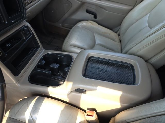 Used 2004 Chevrolet Tahoe Z71 w/ Z71 Preferred Equipment Group AWD/4WD image 24