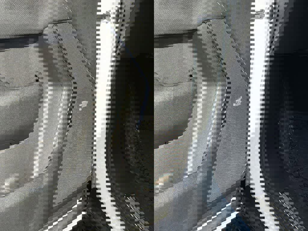 Used 2023 Chevrolet Suburban Premier image 25