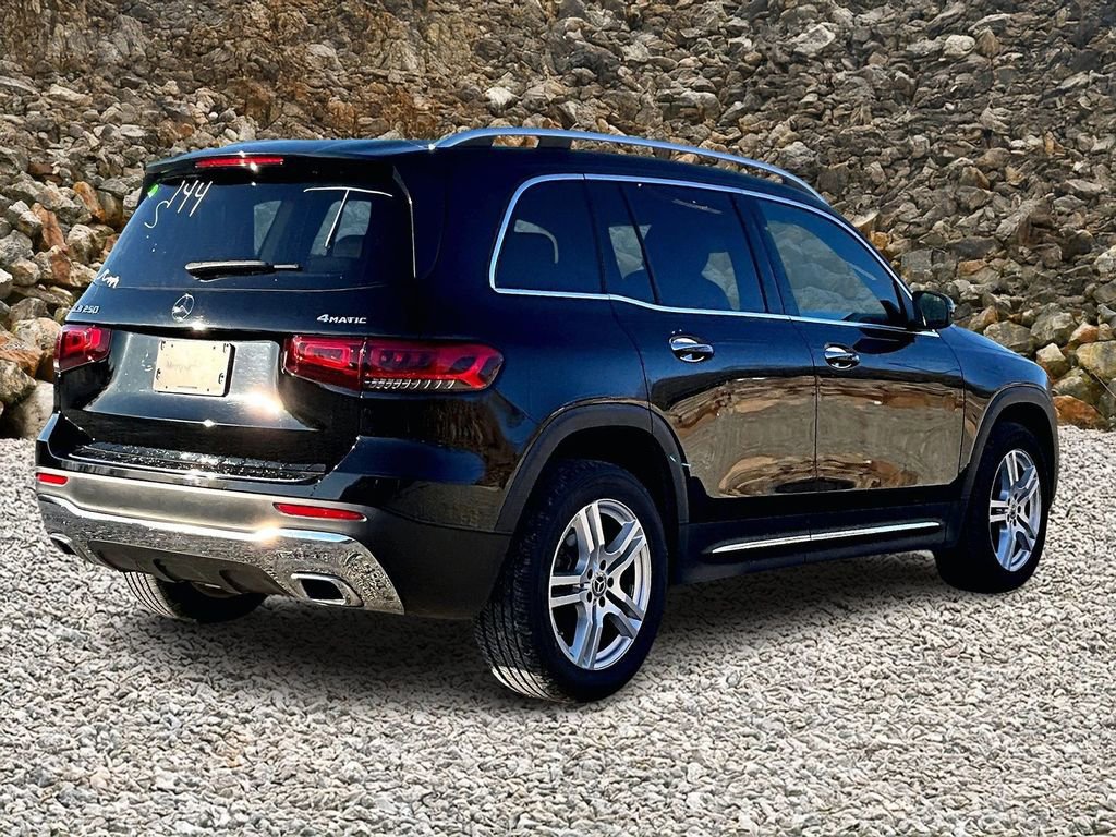 Used 2021 Mercedes-Benz GLB 250 4MATIC image 2