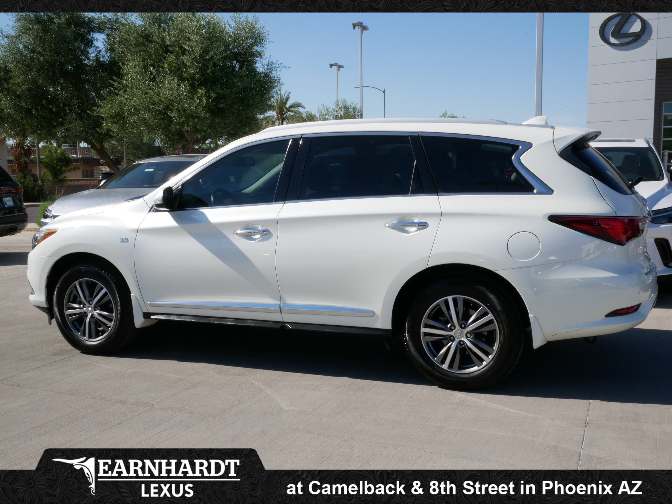Used 2020 INFINITI QX60 Luxe w/ Essential Package FWD image 5