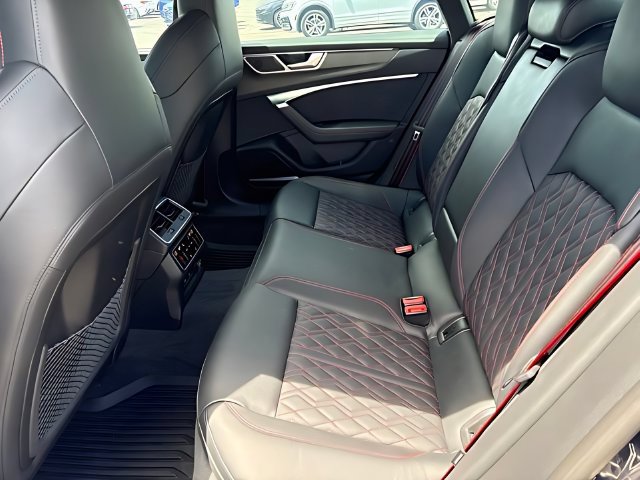 Used 2025 Audi S7 Prestige w/ Prestige Package AWD/4WD image 10