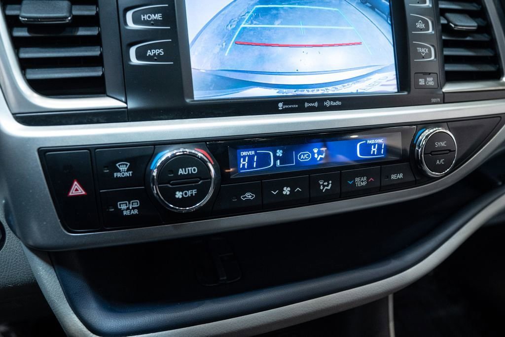Used 2018 Toyota Highlander XLE AWD/4WD image 26