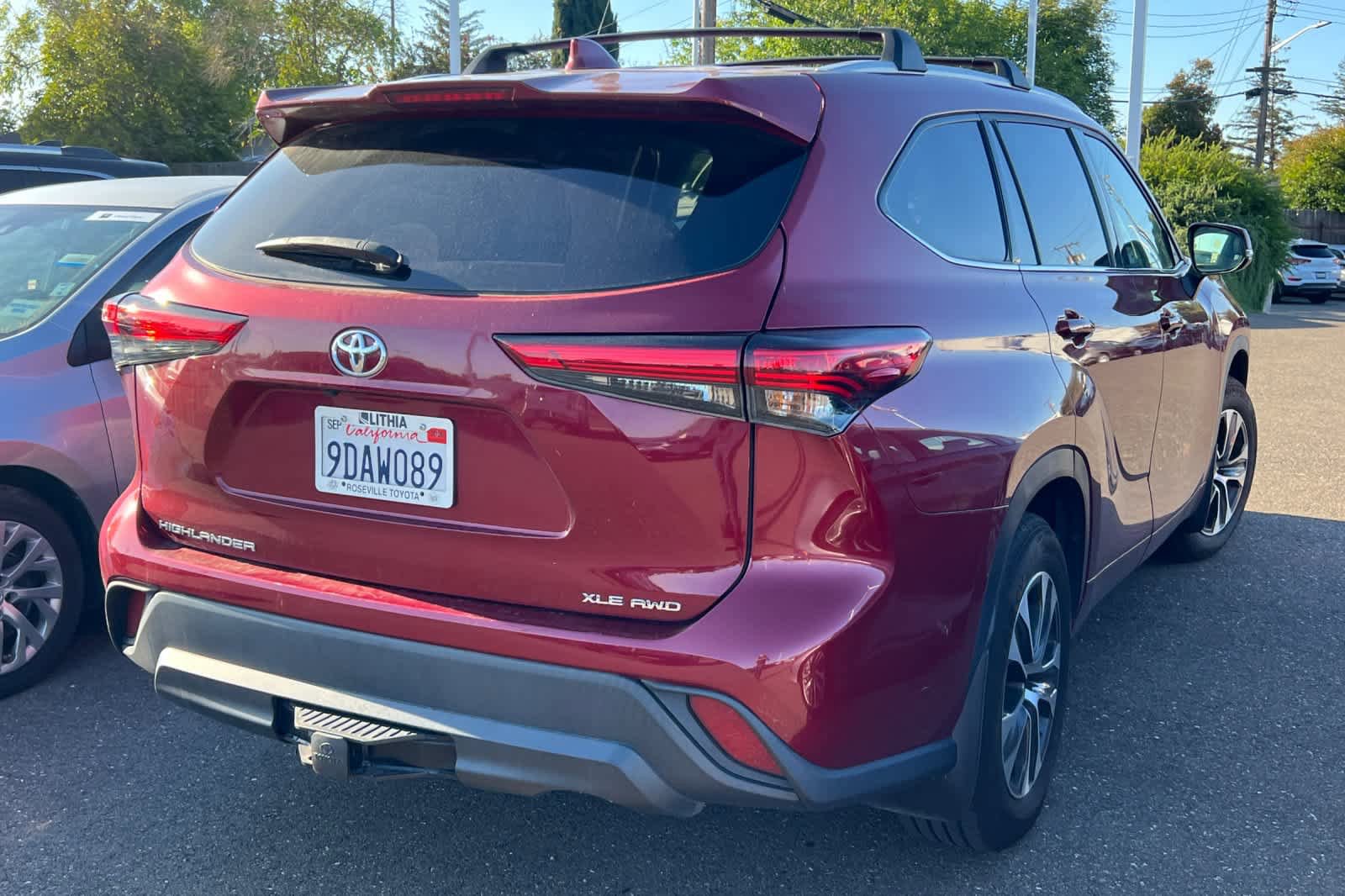 Used 2022 Toyota Highlander XLE AWD/4WD image 4