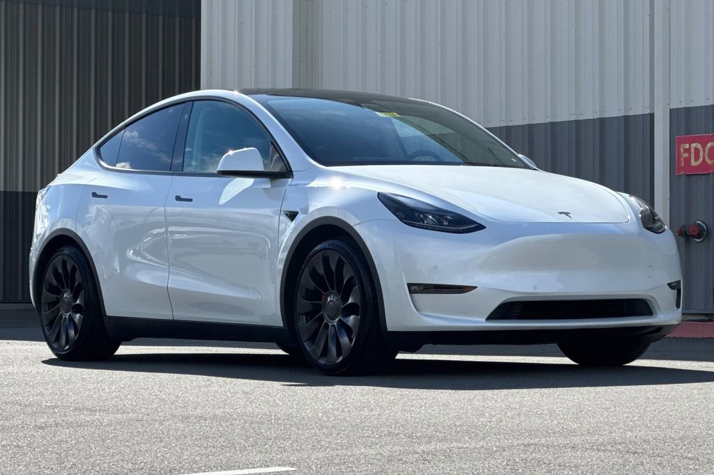 Used 2022 Tesla Model Y Performance AWD/4WD image 2