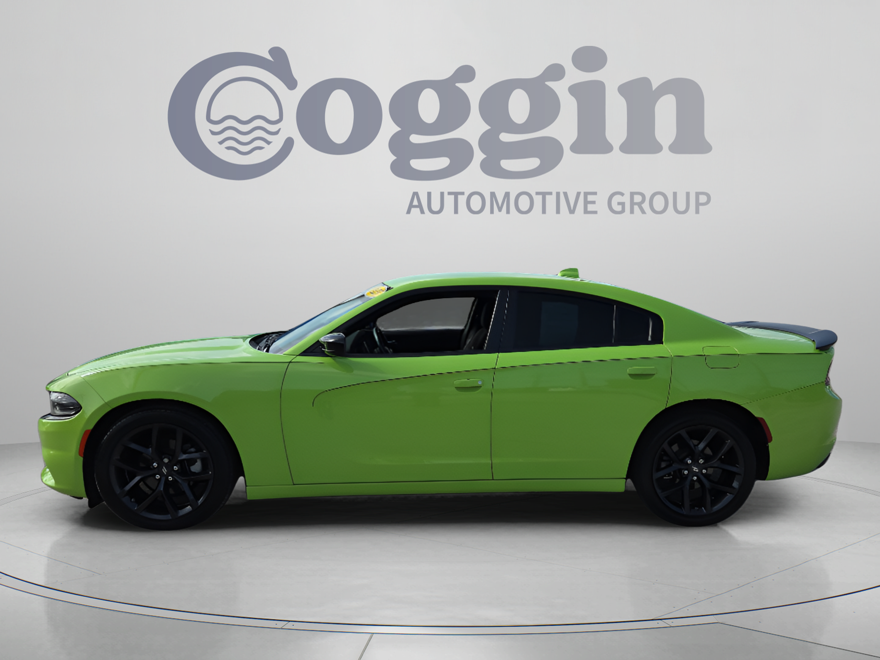 Used 2023 Dodge Charger SXT w/ Blacktop Package RWD image 2