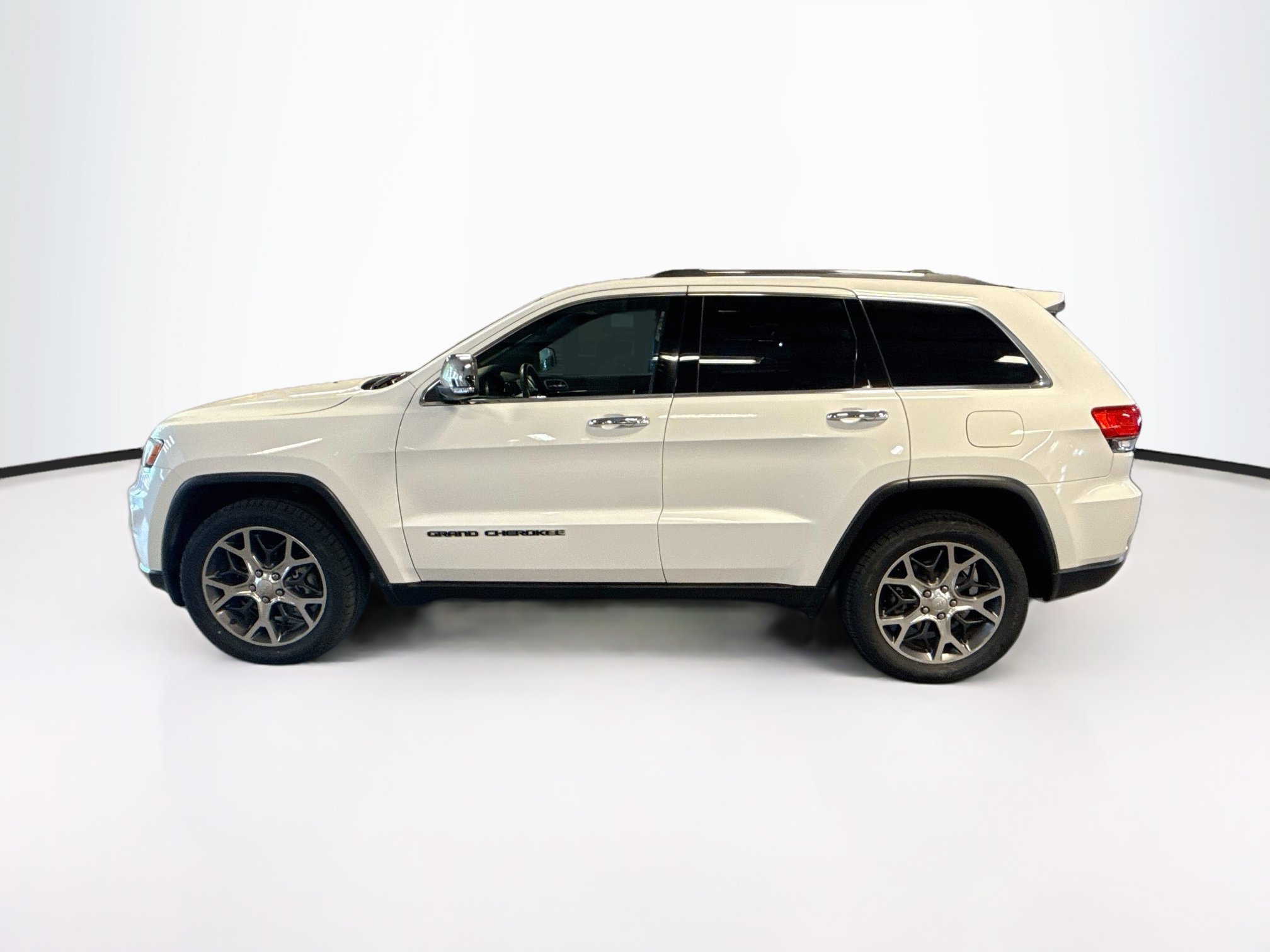Used 2019 Jeep Grand Cherokee Limited AWD/4WD image 4