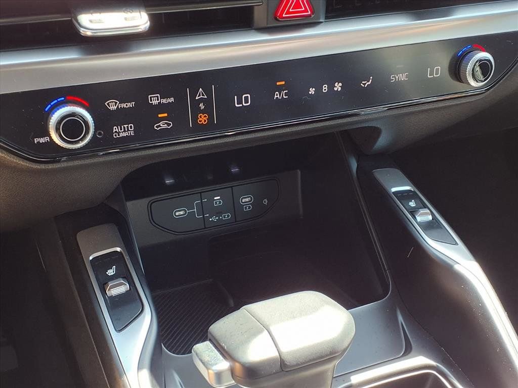 Used 2025 Kia Sorento S w/ Panoramic Sunroof Package FWD image 10