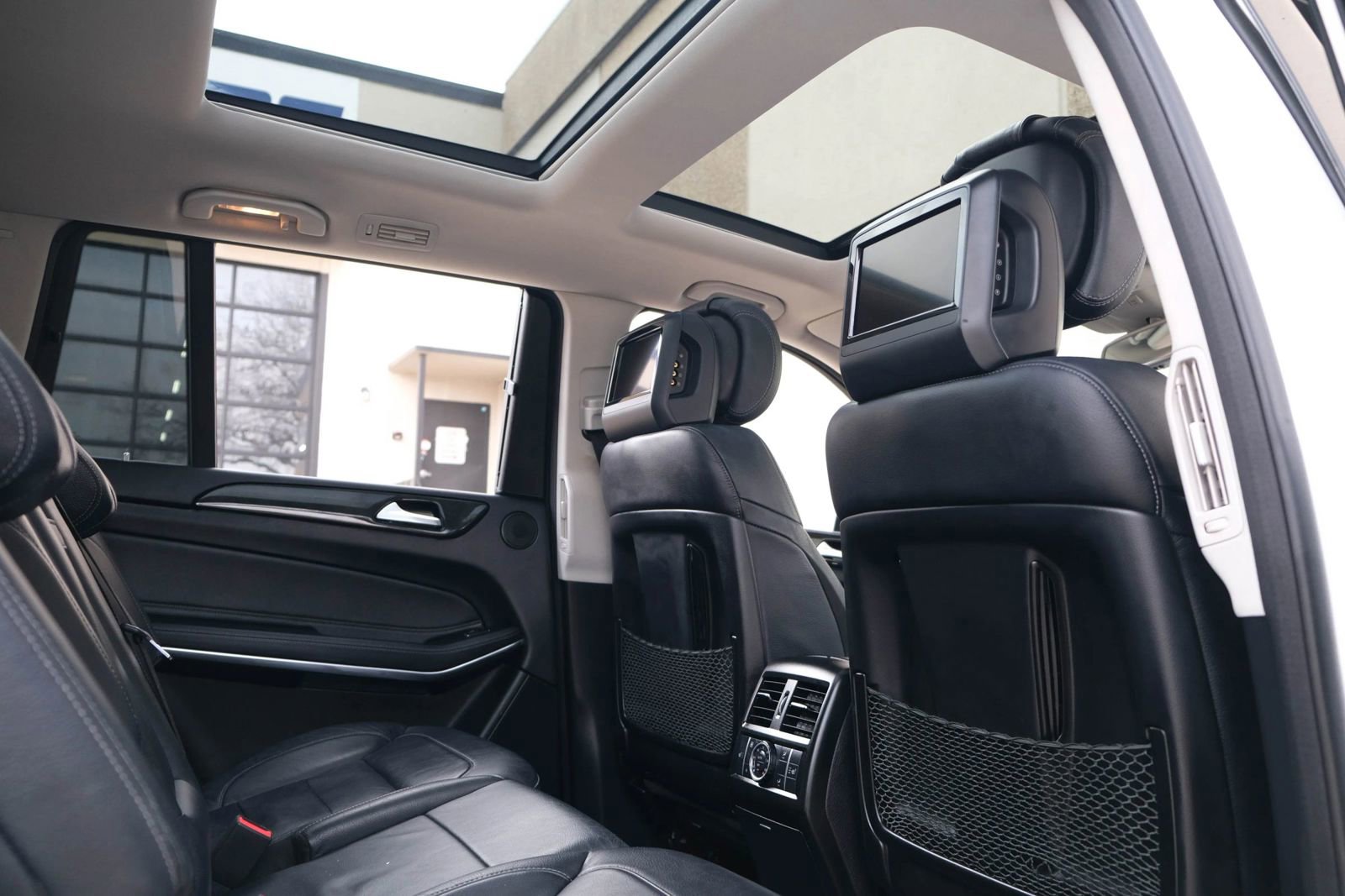 Used 2018 Mercedes-Benz GLS 550 GLS 550 4MATIC Sport Utility 4 w/ Driver Assistance Package image 31