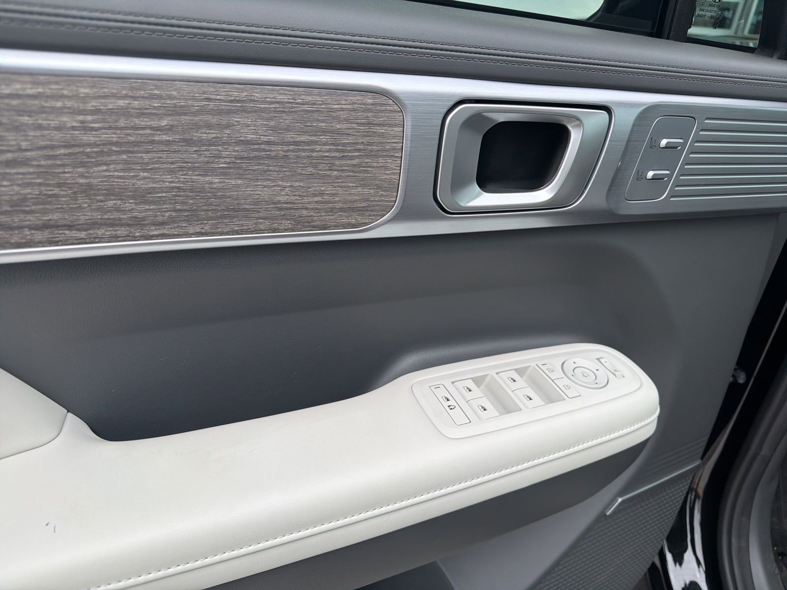 Certified 2025 Hyundai Santa Fe Calligraphy image 15