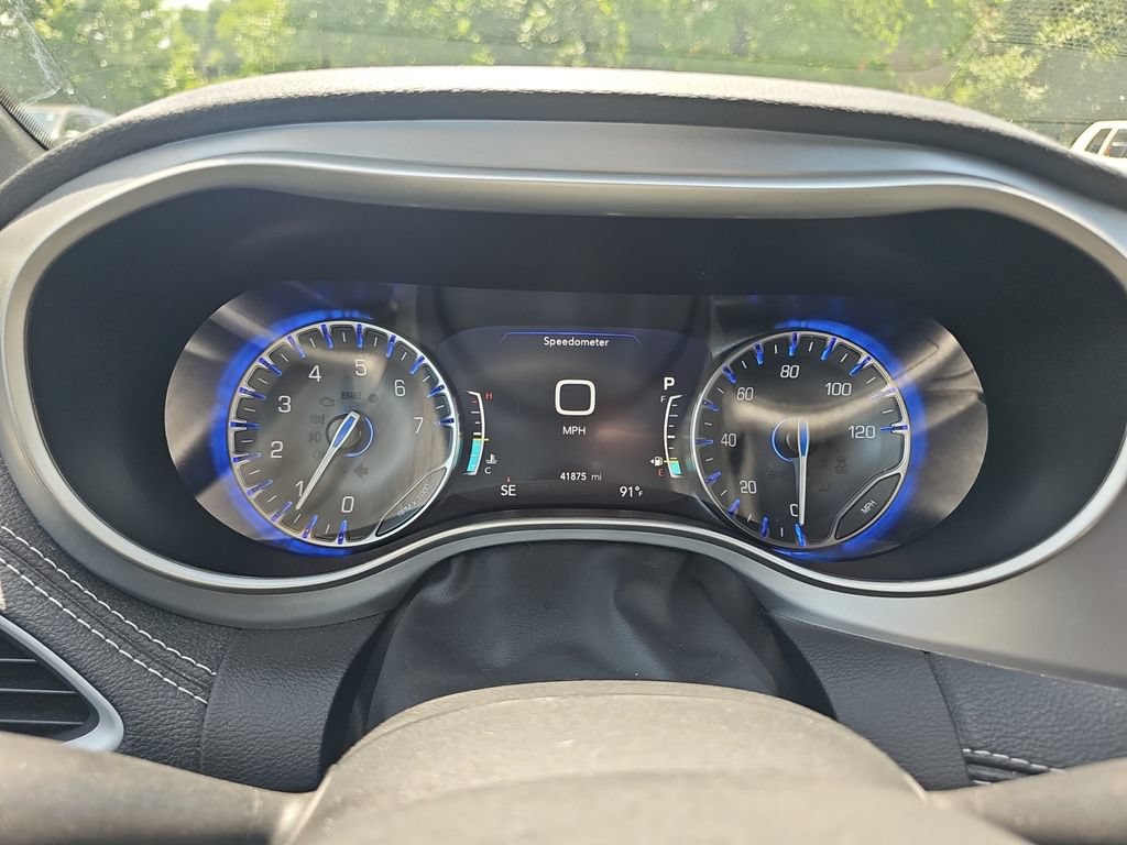 Certified 2023 Chrysler Pacifica Touring-L w/ S Appearance Package AWD/4WD image 18