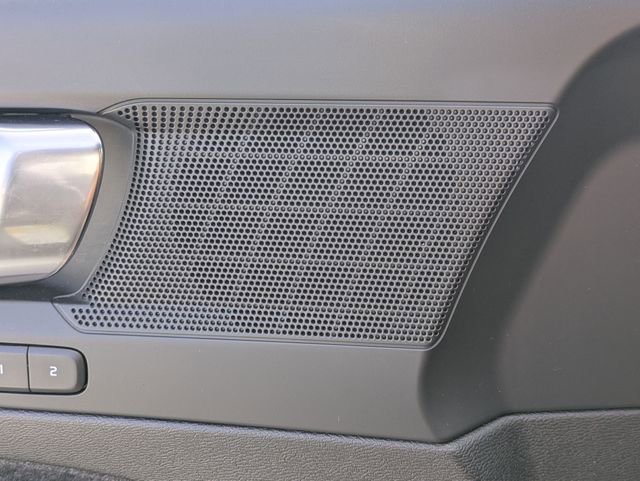 Certified 2023 Volvo XC40 Recharge Plus image 25