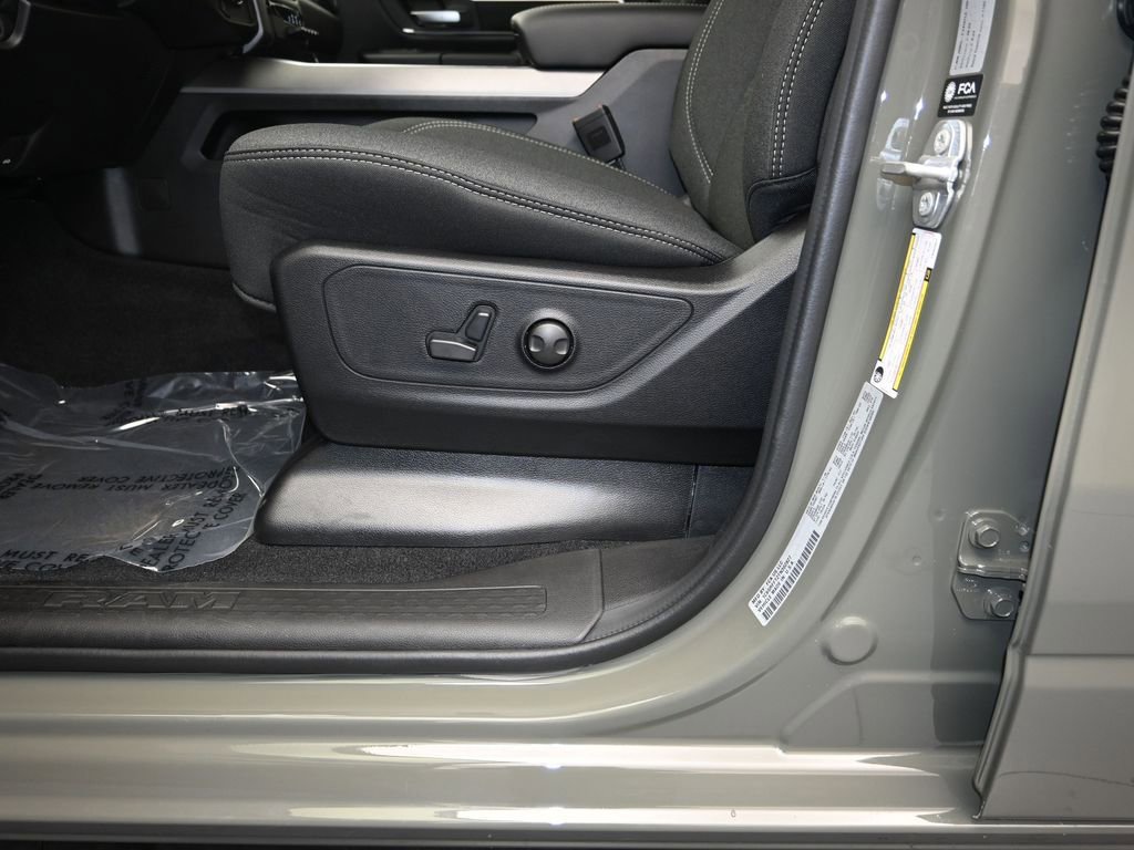 New 2026 RAM 1500 Big Horn w/ Night Edition image 21