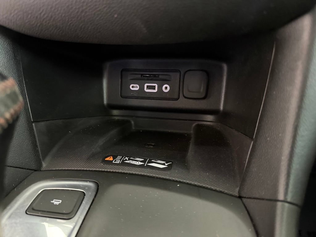 Used 2020 Chevrolet Equinox Premier w/ Premier Redline Edition FWD image 49