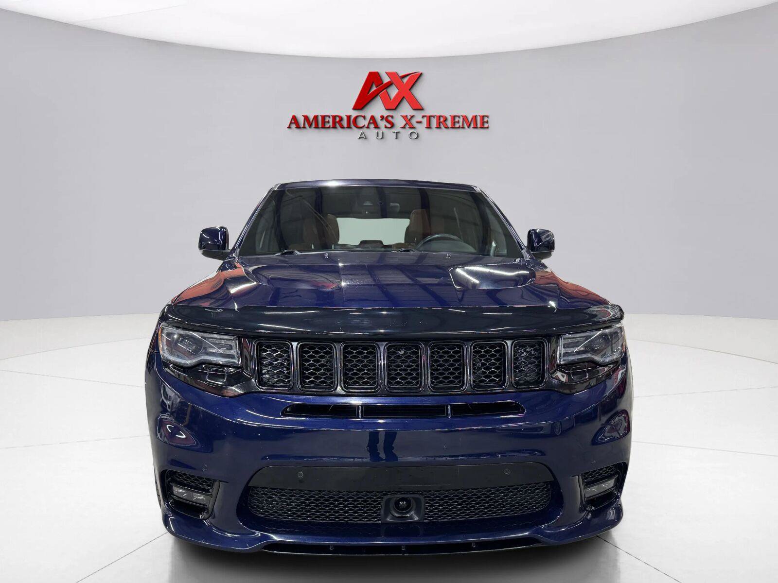Used 2017 Jeep Grand Cherokee SRT AWD/4WD image 10