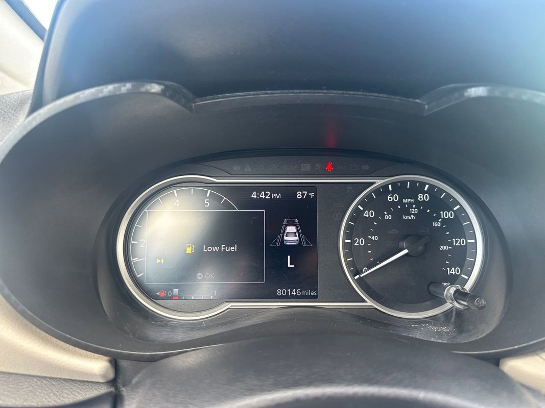 Used 2022 Nissan Versa SV image 16