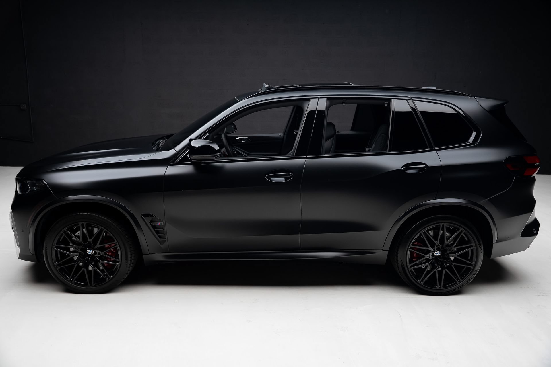 Used 2024 BMW X5 M Competition w/ Executive Package AWD/4WD image 17