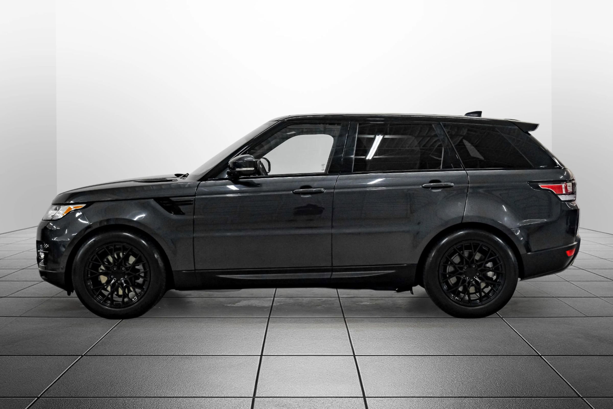Used 2017 Land Rover Range Rover Sport HSE image 12