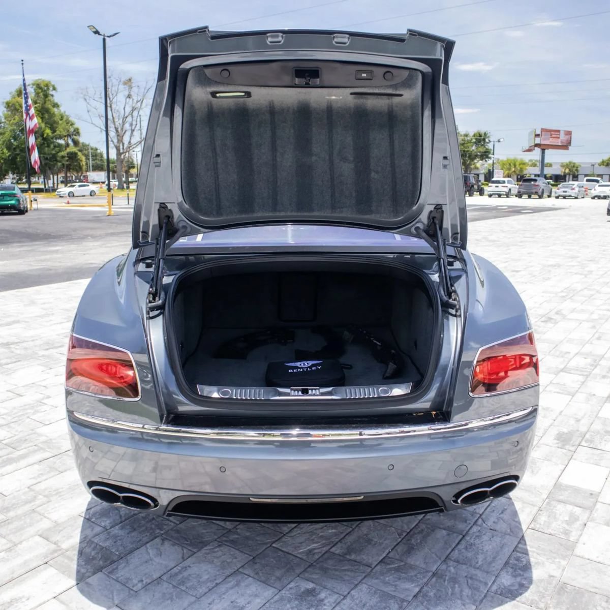 Used 2018 Bentley Flying Spur S V8 AWD/4WD image 7