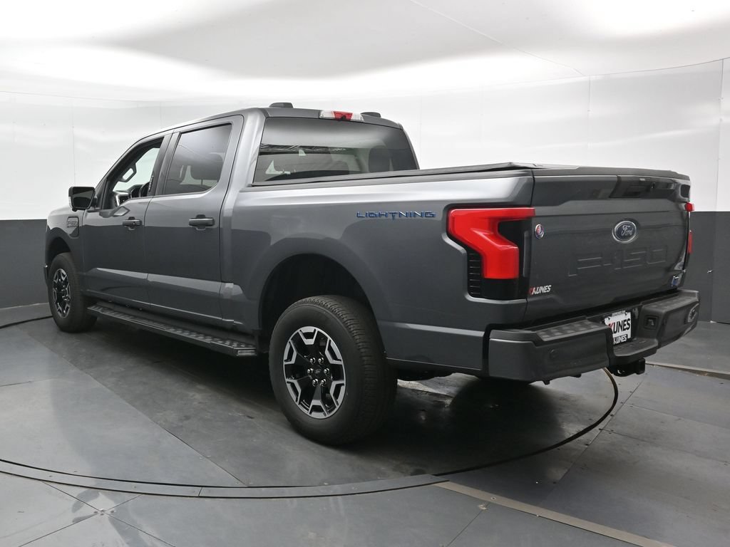 Used 2023 Ford F150 Lightning XLT AWD/4WD image 9