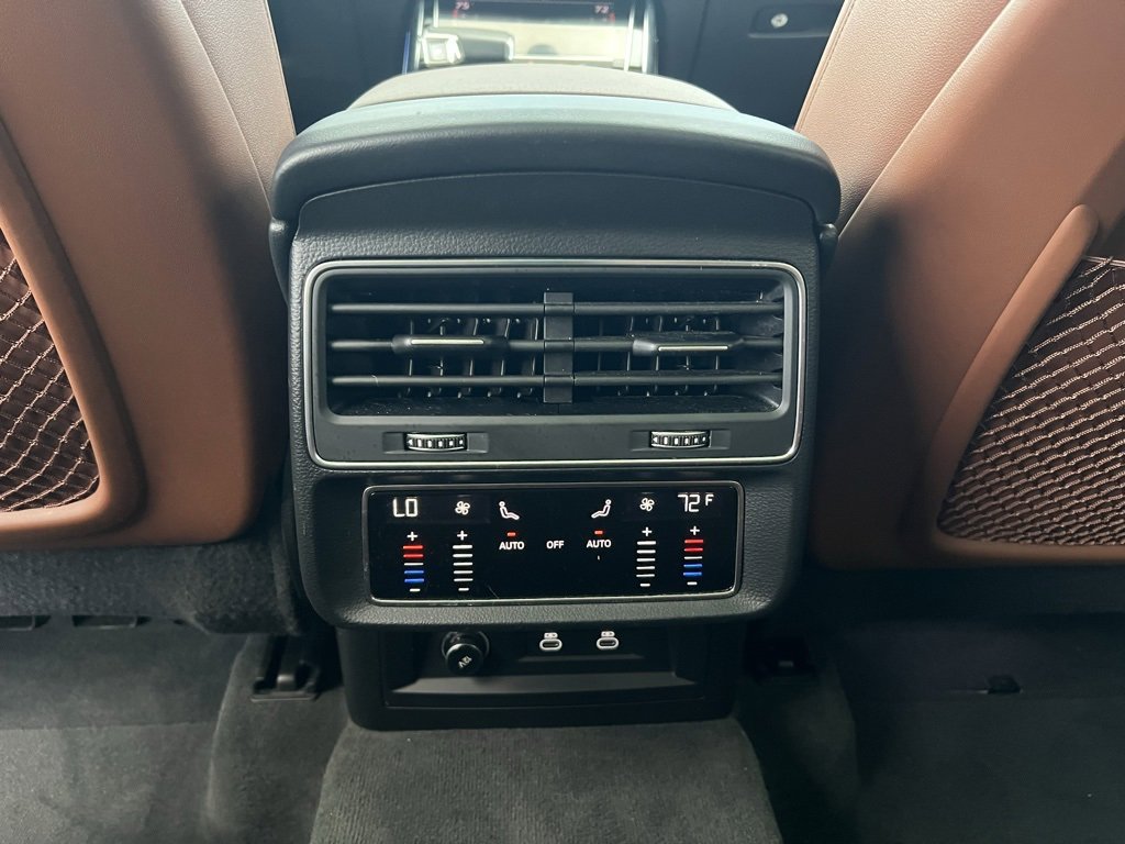 Used 2022 Audi Q8 Premium Plus w/ Premium Plus Package image 22