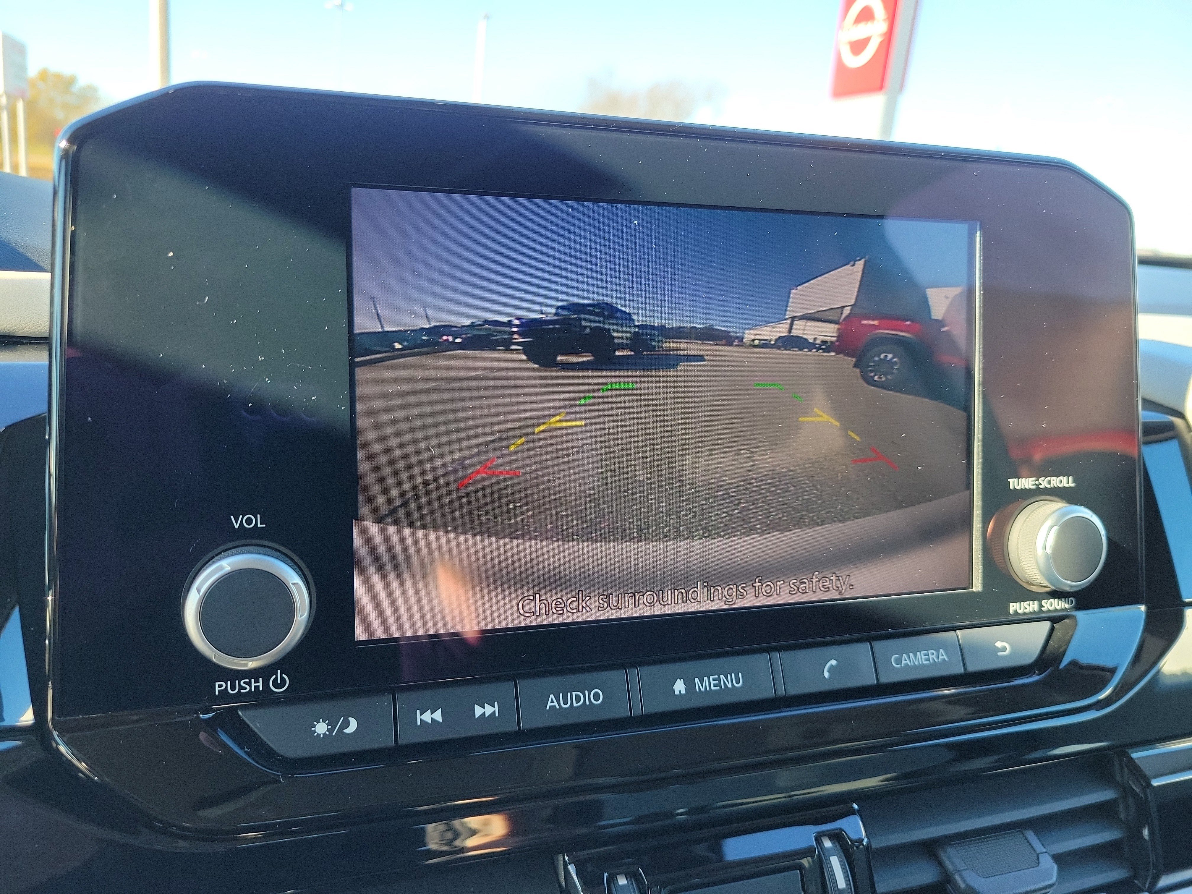 Used 2023 Nissan Pathfinder SV image 23