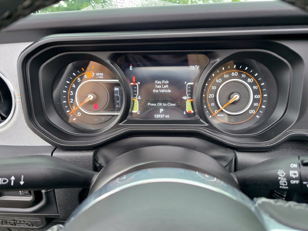 Used 2026 Jeep Wrangler Unlimited Sahara AWD/4WD image 21