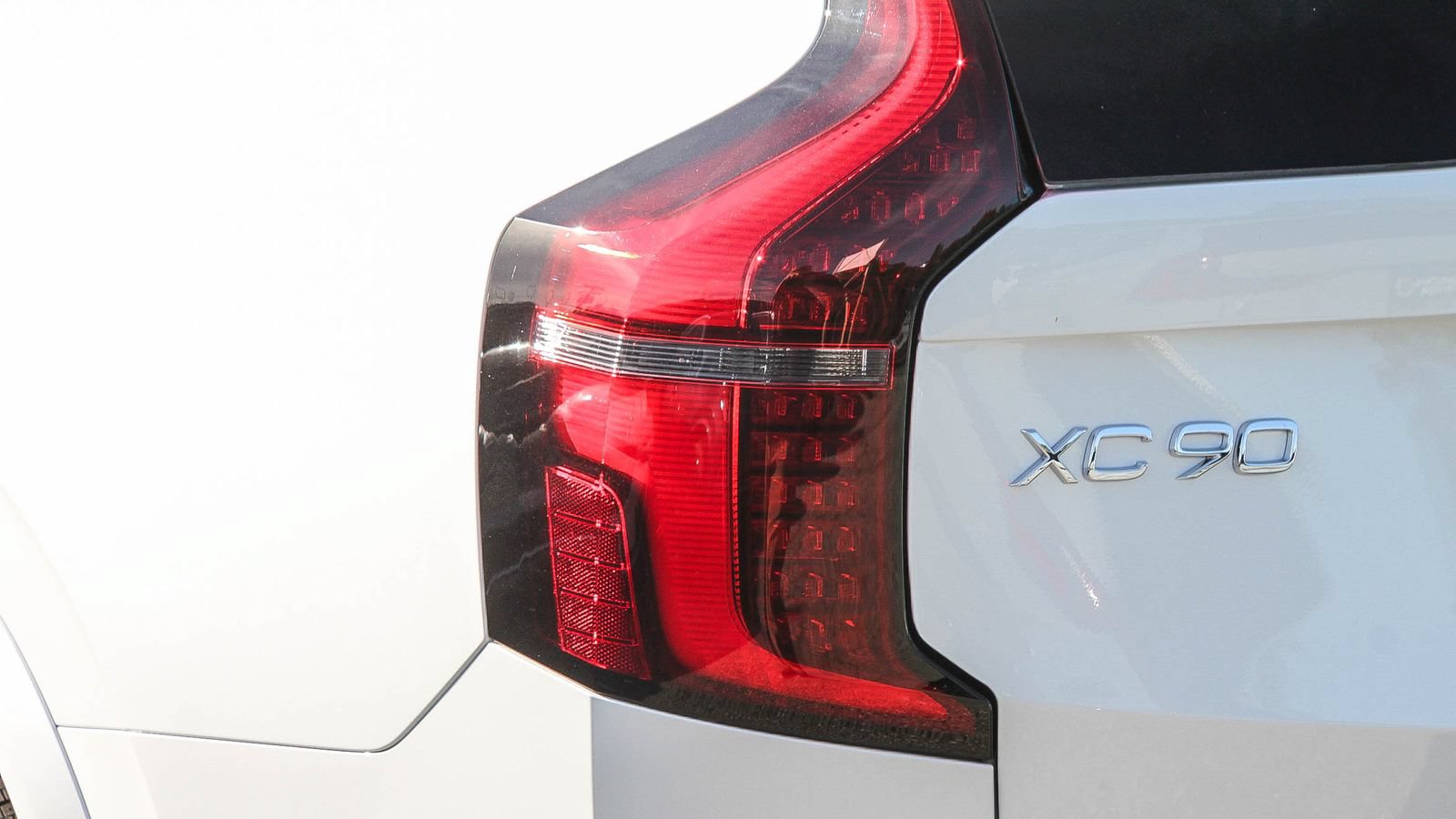 New 2026 Volvo XC90 T8 Plus w/ Protection Package Premier AWD/4WD image 9