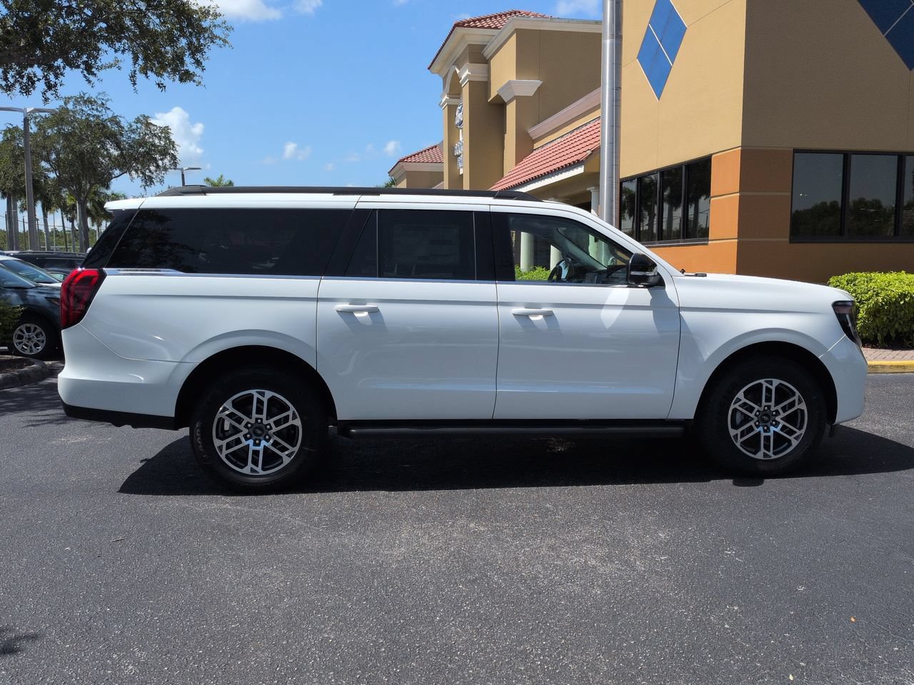 New 2026 Ford Expedition Max Active RWD image 3