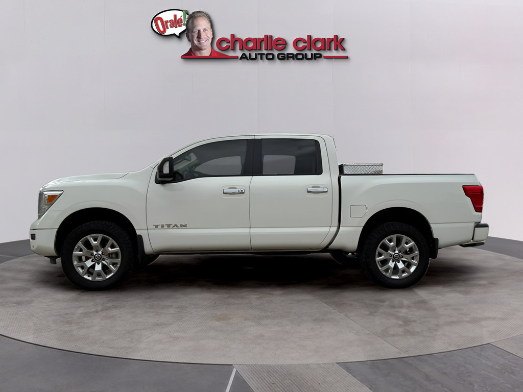 Used 2021 Nissan Titan SV w/ SV Convenience Package AWD/4WD image 2