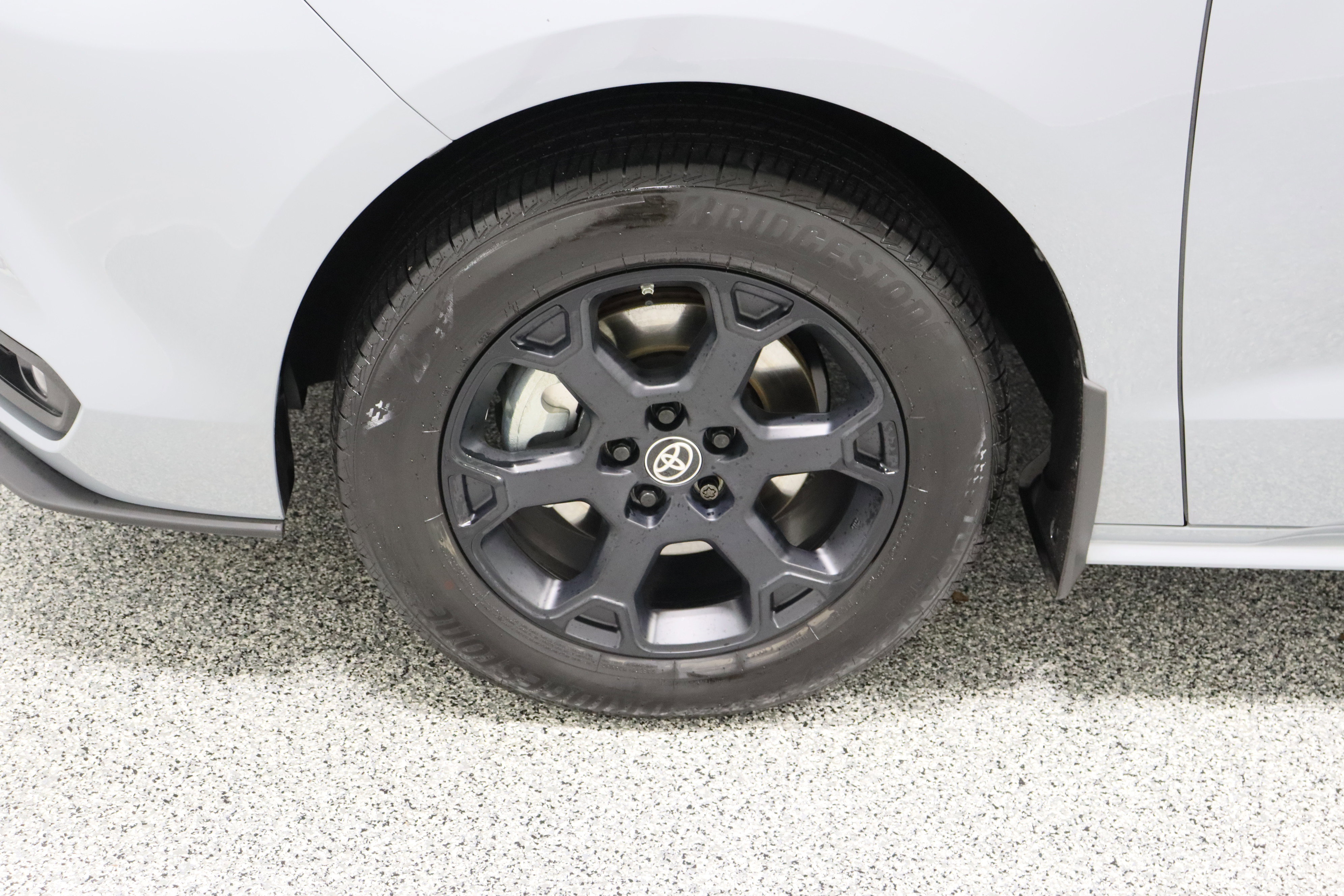 Used 2025 Toyota Sienna XLE Woodland Edition image 11